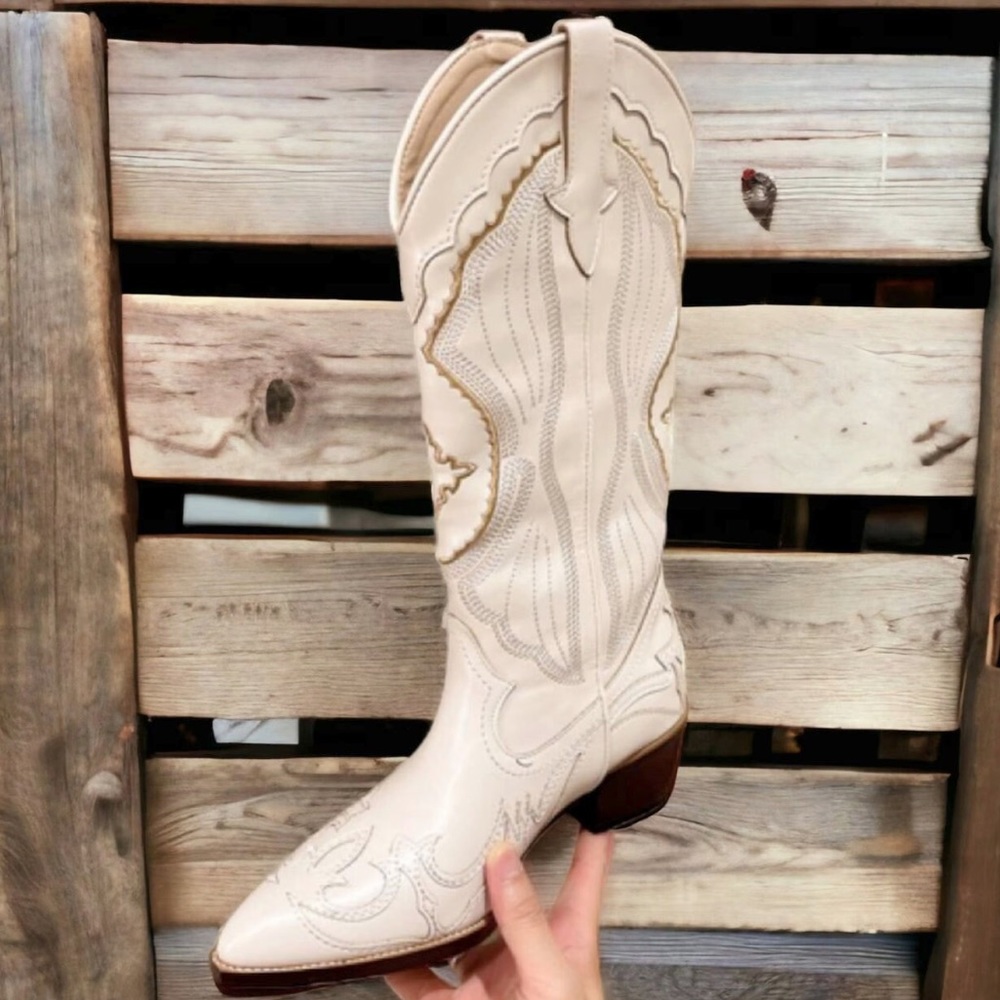 Embroidered cream Bohemian Aztec Festival boho Pointy toe Heel Western boot